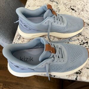 Kizik Women's Athletic Shoes in Light Blue